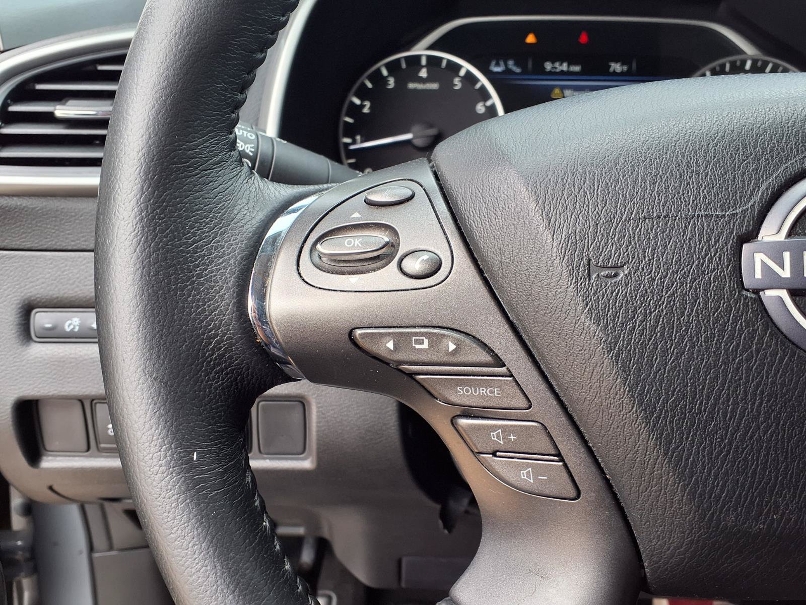 Used 2023 Nissan Murano SV w/ SV Midnight Edition Package FWD image 15