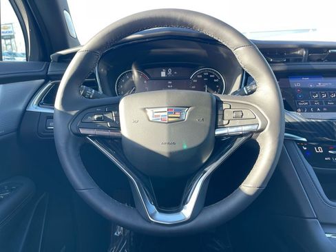 Used 2024 Cadillac XT6 Premium Luxury image 16