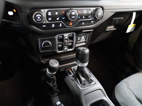 New 2026 Jeep Wrangler Sahara AWD/4WD image 26