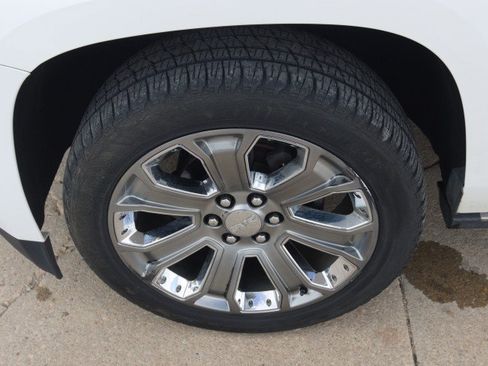 Used 2015 GMC Yukon Denali w/ Premium Package AWD/4WD image 11