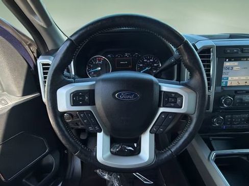 Used 2017 Ford F250 Lariat w/ Lariat Ultimate Package AWD/4WD image 13
