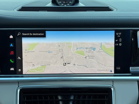 Used 2023 Porsche Panamera 4S w/ Sportdesign Package image 28