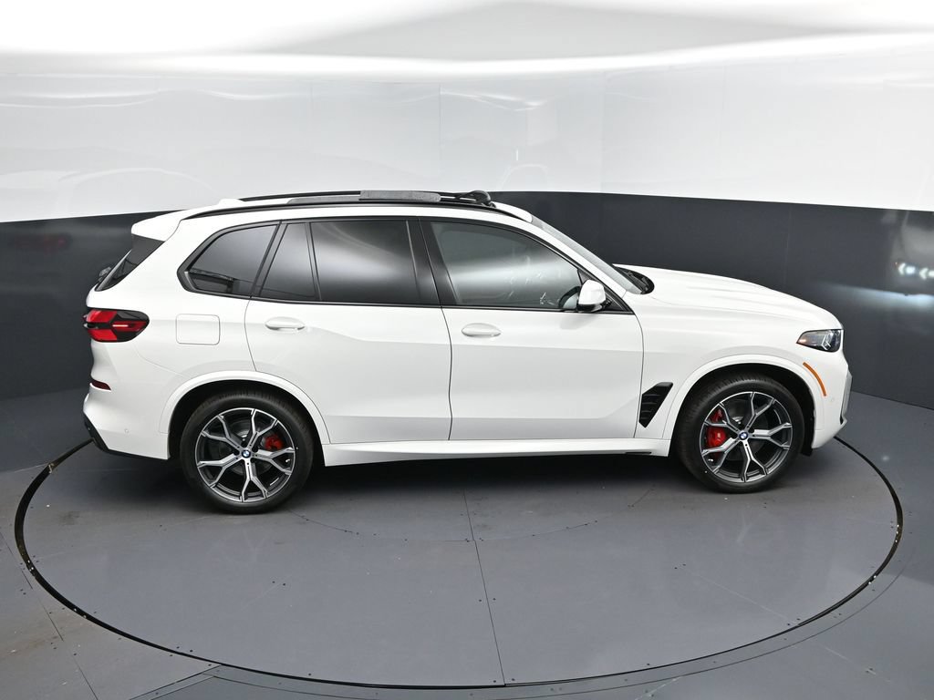 Used 2026 BMW X5 xDrive40i w/ M Sport Package AWD/4WD image 35