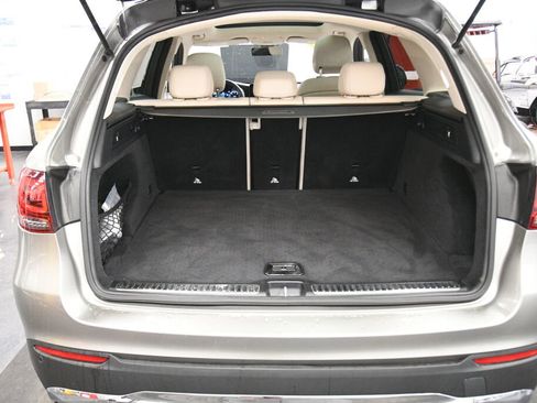 Used 2021 Mercedes-Benz GLC 300 4MATIC image 25