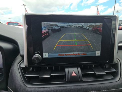 Certified 2025 Toyota RAV4 XLE AWD/4WD image 17