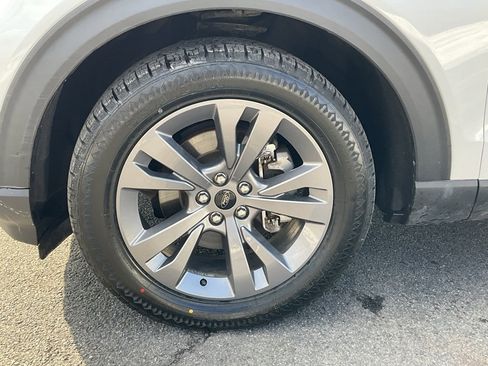 Used 2023 Ford Explorer XLT w/ Equipment Group 202A image 21