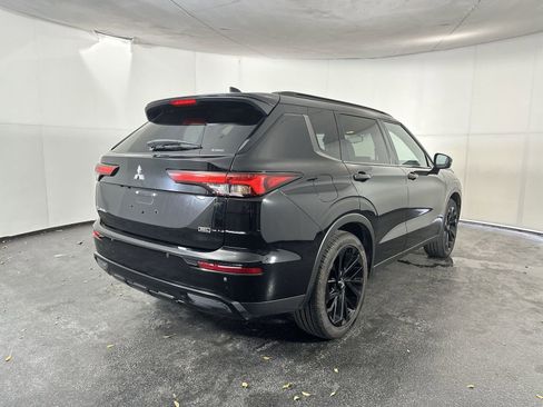Used 2024 Mitsubishi Outlander SEL Black Edition AWD/4WD image 11