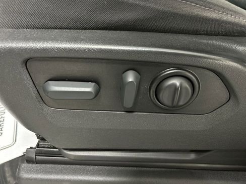 Used 2021 Chevrolet Silverado 1500 LT image 10