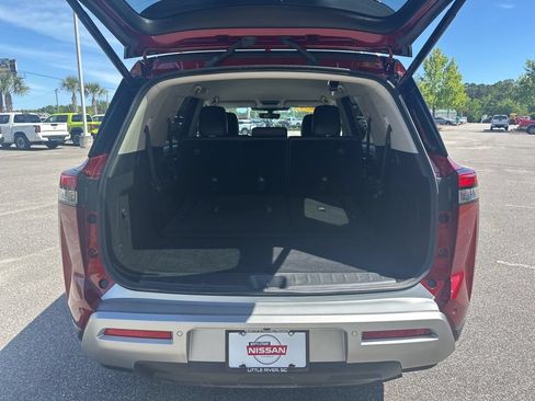 Used 2025 Nissan Pathfinder SL AWD/4WD image 25