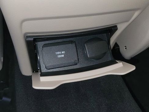 Used 2019 Mercedes-Benz GLC 350e 4MATIC image 29