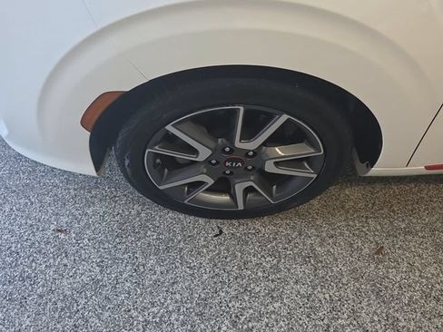 Used 2021 Kia Soul Turbo FWD image 3