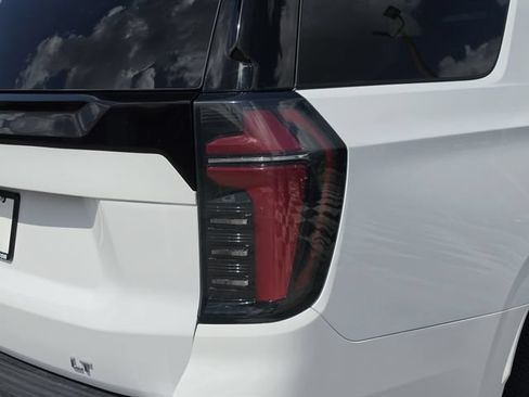 Used 2025 Chevrolet Tahoe LT AWD/4WD image 11