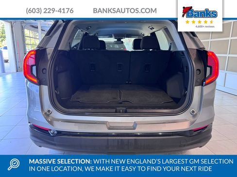 Certified 2024 GMC Terrain SLE w/ Elevation Edition AWD/4WD image 8