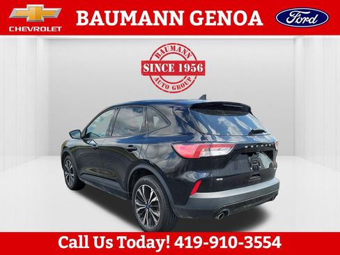 Used 2022 Ford Escape SE w/ SE Sport Appearance Package image 8