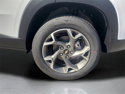 New 2026 Chevrolet Trax LT image 12