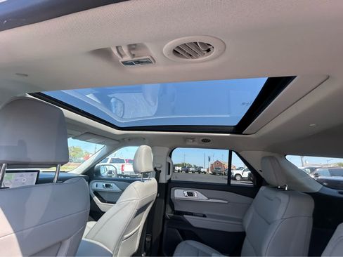 New 2026 Ford Explorer Active w/ Active Comfort Package AWD/4WD image 11