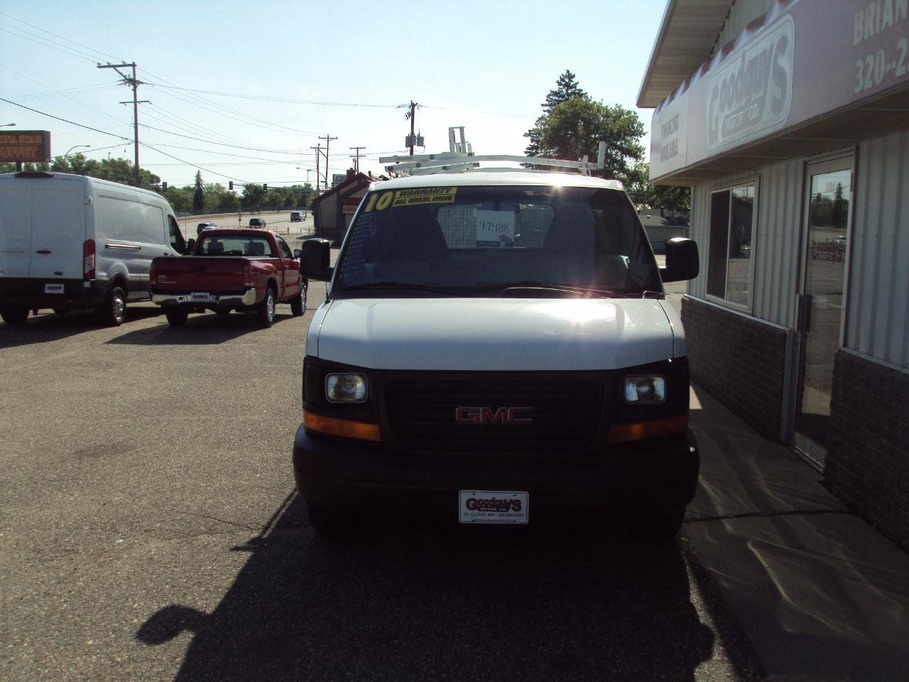 Used 2010 GMC Savana 1500 AWD image 3