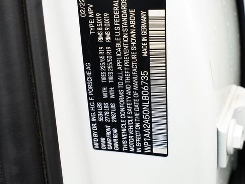 Used 2022 Porsche Macan AWD/4WD image 31