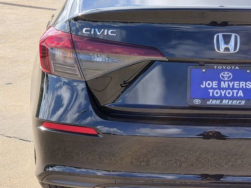 Used 2025 Honda Civic Sport image 10