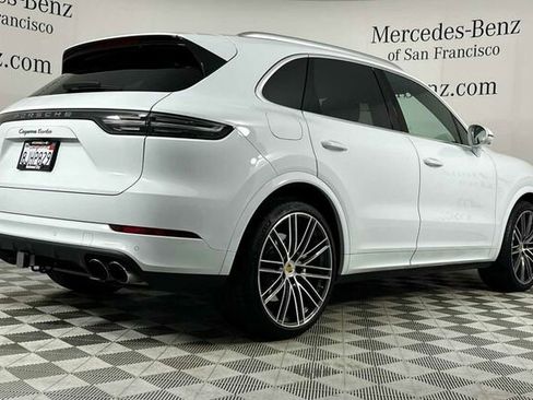 Used 2019 Porsche Cayenne Turbo image 4