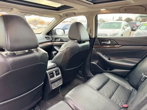 Used 2018 Nissan Maxima Platinum image 17