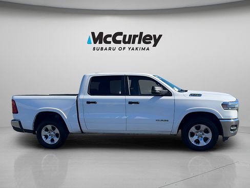 Used 2025 RAM 1500 Big Horn AWD/4WD image 6