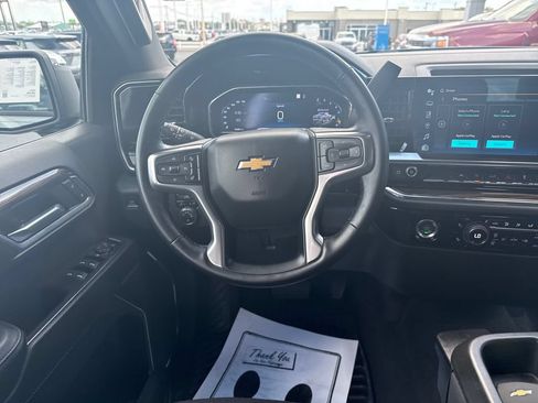Used 2023 Chevrolet Silverado 1500 LT AWD/4WD image 16