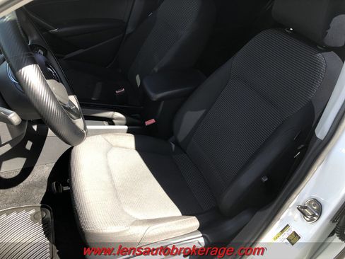 Used 2017 Volkswagen Passat 1.8T S image 12