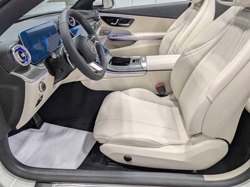 Used 2026 Mercedes-Benz CLE 300 4MATIC Cabriolet image 5