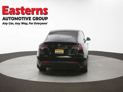 Used 2021 Tesla Model Y Long Range AWD/4WD image 32