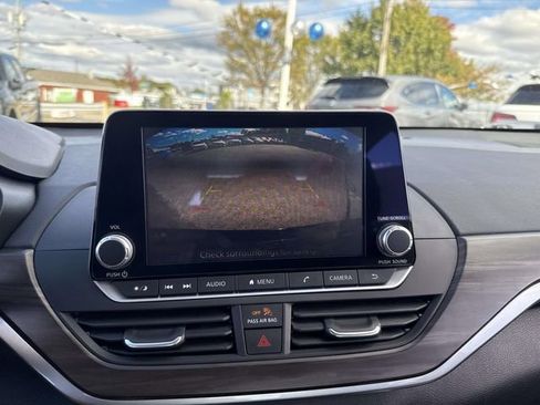 Used 2023 Nissan Altima 2.5 SV image 23