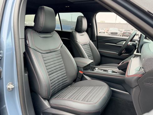 New 2026 Ford Explorer ST-Line w/ ST-Line Street Pack image 24