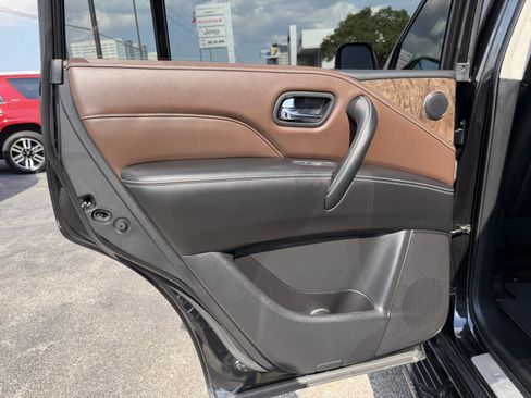 Used 2023 INFINITI QX80 Premium Select w/ Cargo Package AWD/4WD image 18