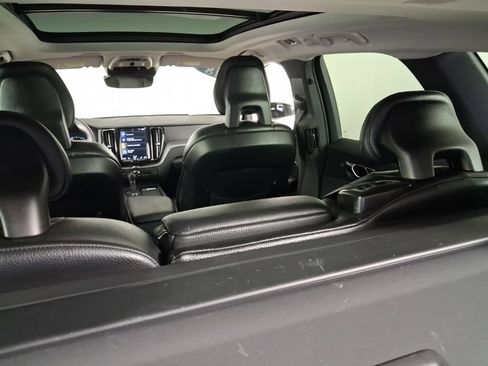 Used 2018 Volvo XC60 T6 Momentum w/ Advanced Package AWD/4WD image 16