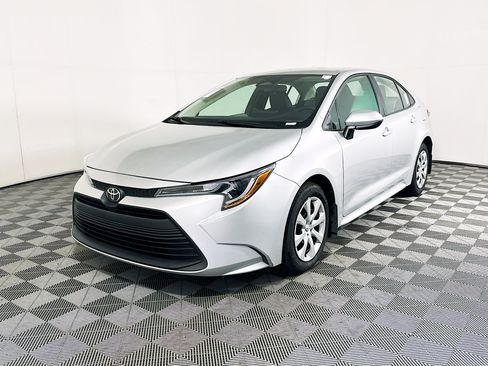 Certified 2025 Toyota Corolla LE FWD image 7