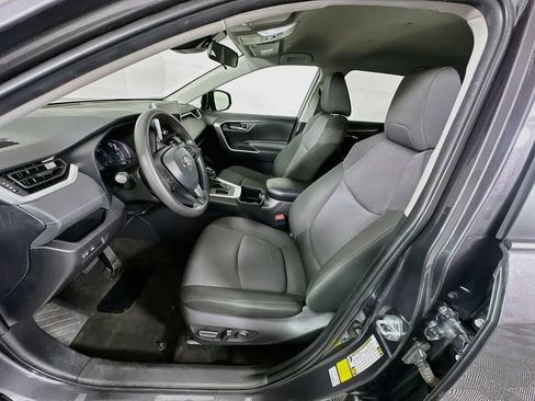 Used 2025 Toyota RAV4 XLE FWD image 21