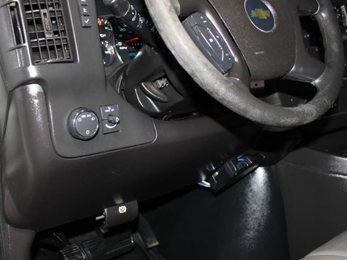 Used 2011 Chevrolet Express 2500 RWD image 14