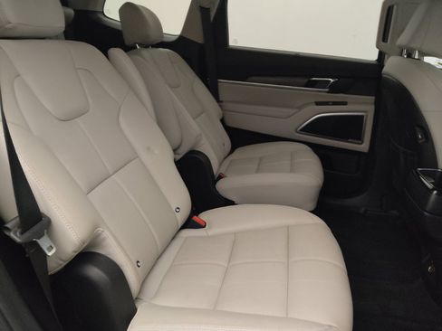 Used 2022 Kia Telluride EX w/ EX Premium Package FWD image 19