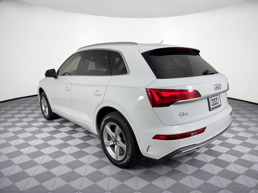 Used 2021 Audi Q5 2.0T Premium w/ Convenience Package AWD/4WD image 3