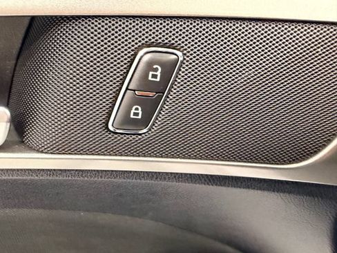 Used 2019 Ford Fusion SE FWD image 40