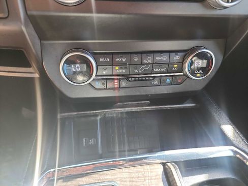 Used 2020 Ford Expedition Max Limited image 31