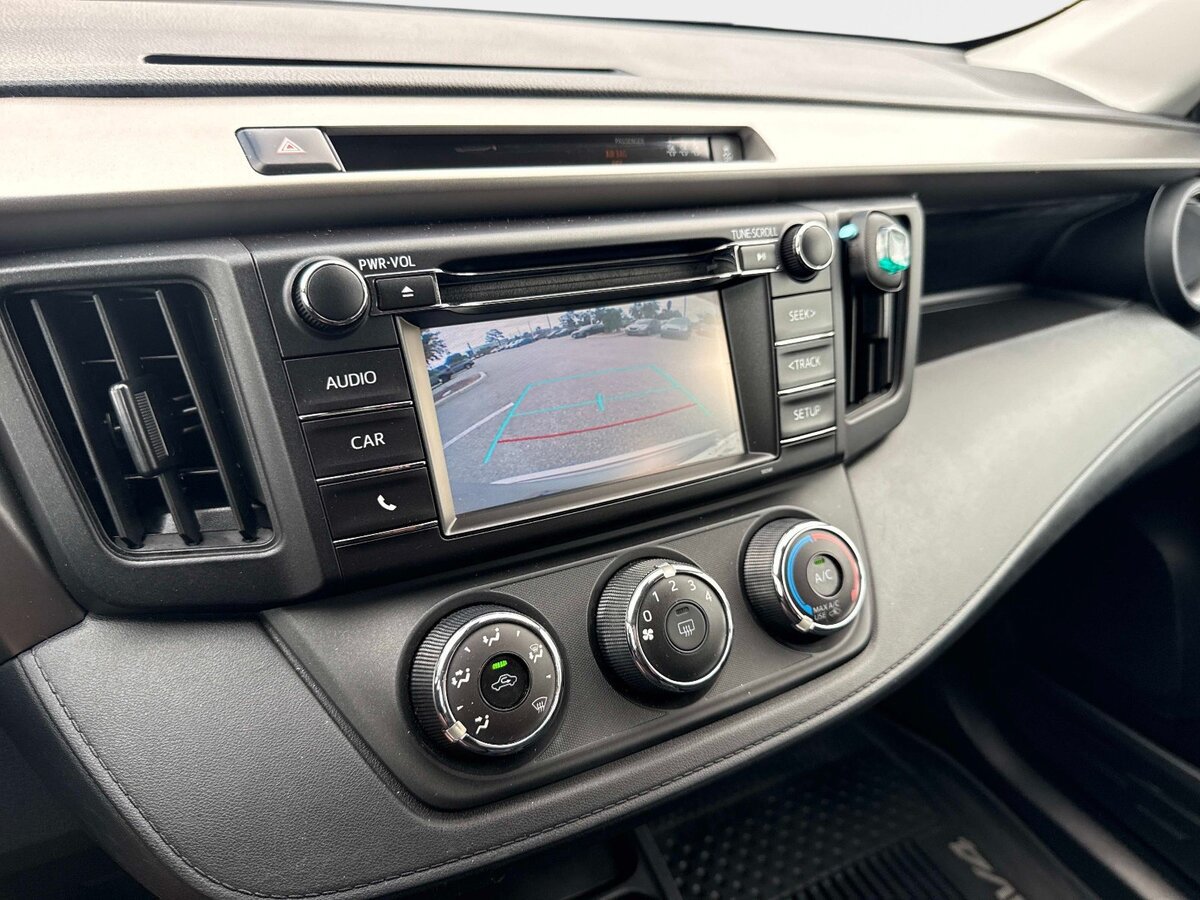 Used 2017 Toyota RAV4 LE FWD image 23
