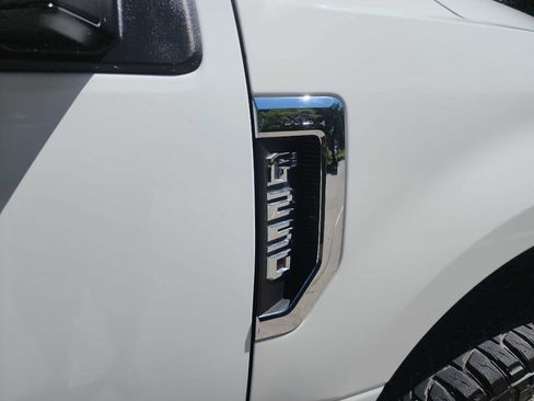 Used 2018 Ford F250 XL w/ Power Equipment Group AWD/4WD image 13