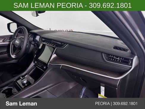 New 2025 Jeep Grand Cherokee Limited image 30