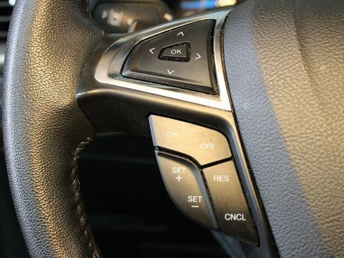 Used 2019 Ford Edge SEL image 23