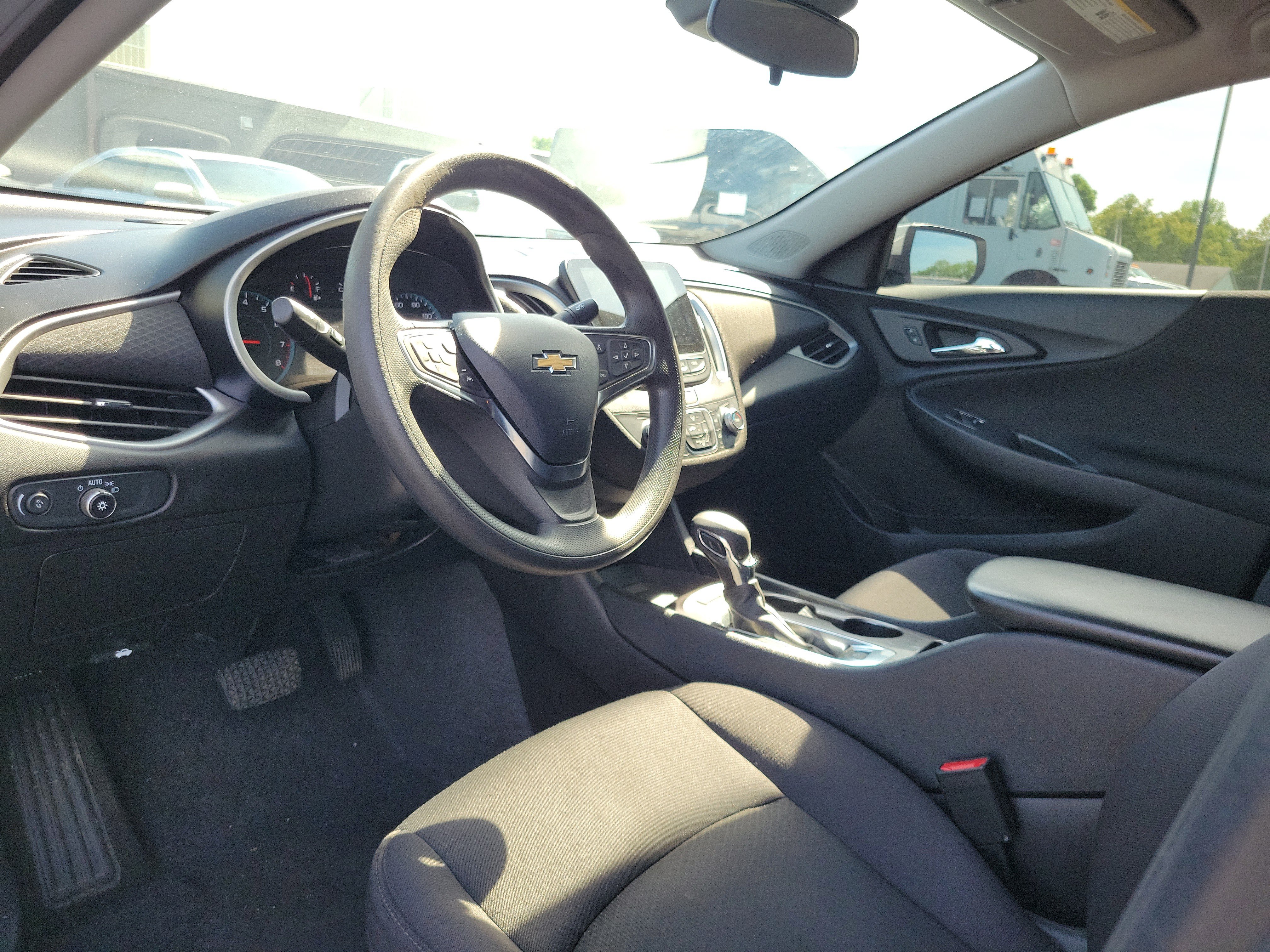 Used 2024 Chevrolet Malibu LS FWD image 19