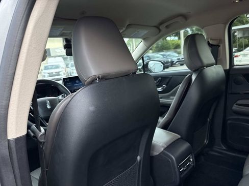 Used 2023 Lincoln Corsair FWD image 12