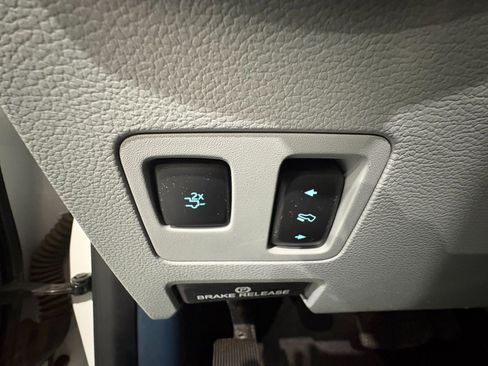 Used 2022 Ford F350 Limited w/ Snow Plow Prep Package image 33