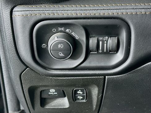 Used 2022 RAM 1500 Limited AWD/4WD image 17