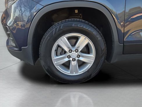 Used 2018 Chevrolet Trax LT w/ Driver Confidence Package image 5